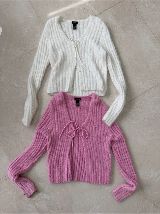 Rue21 Sweaters - Rue21 Fuzzy Ribbed Tie-Front V-Neck Sweaters in White & Pink